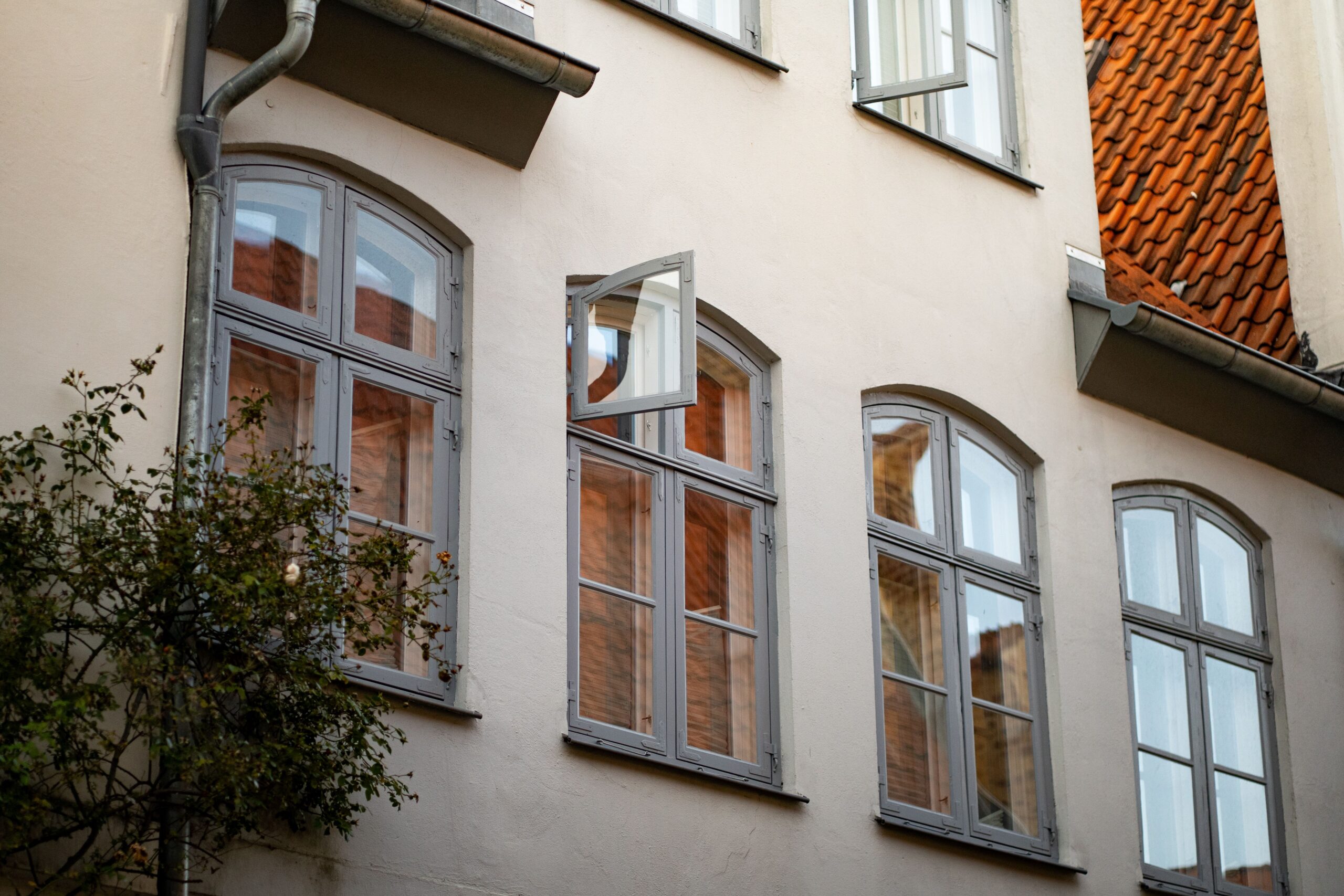 Tilt Window with Strong Security